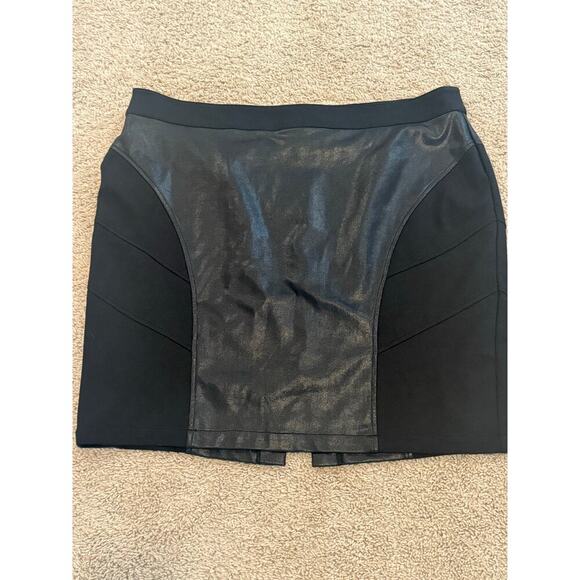 NWT Lane Bryant Black Faux Leather/Knit Skirt Size 26 - Picture 1 of 5